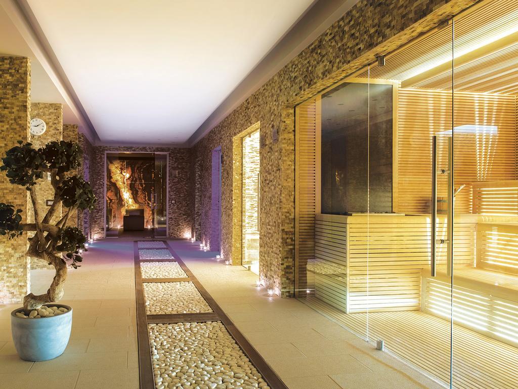 Premier Palace Spa Hotel Bukarest Kültér fotó The spa at The Dorchester